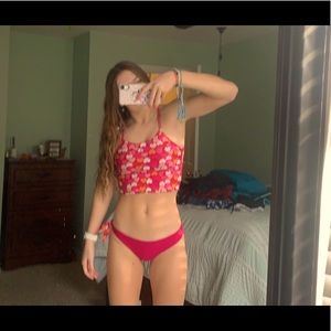 bikini! this is a cute pink heart bikini - it’s in great shape - great suit!